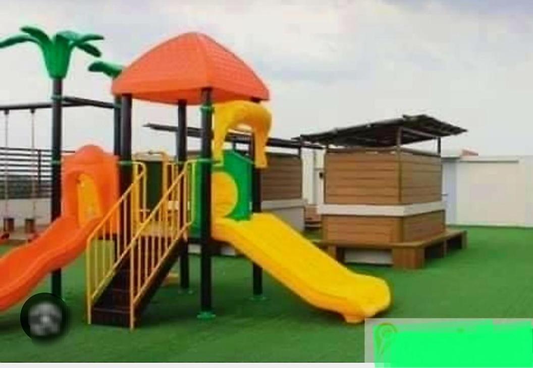 The Lancris Residences, 2 Bedrooms, 1 Bathroom, Living-Room, Kitchen & Pool Is Free Paranaque City Bagian luar foto