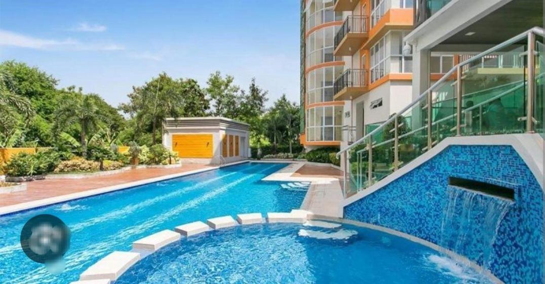 The Lancris Residences, 2 Bedrooms, 1 Bathroom, Living-Room, Kitchen & Pool Is Free Paranaque City Bagian luar foto