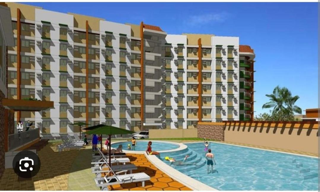 The Lancris Residences, 2 Bedrooms, 1 Bathroom, Living-Room, Kitchen & Pool Is Free Paranaque City Bagian luar foto