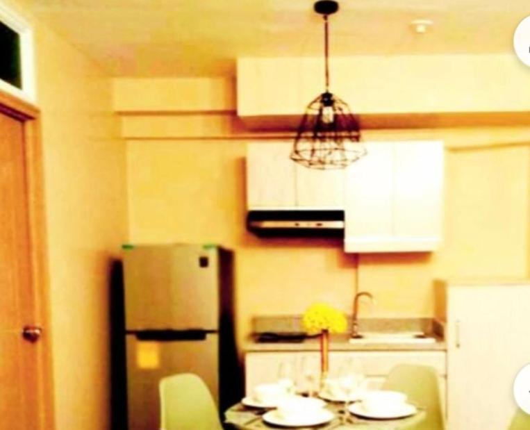 The Lancris Residences, 2 Bedrooms, 1 Bathroom, Living-Room, Kitchen & Pool Is Free Paranaque City Bagian luar foto